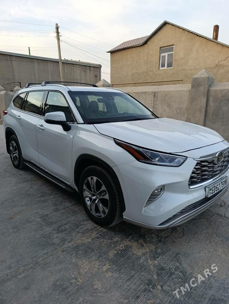Toyota Highlander 2021 - 525 000 TMT - Мары - img 1