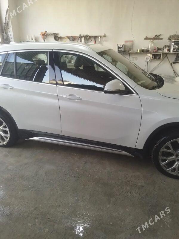 BMW X1 2021 - 400 000 TMT - Ашхабад - img 5