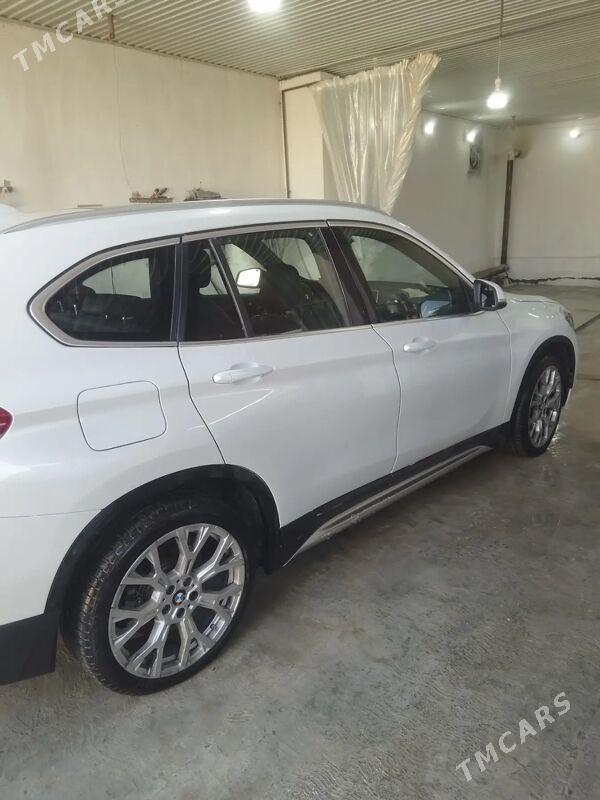 BMW X1 2021 - 400 000 TMT - Ашхабад - img 3