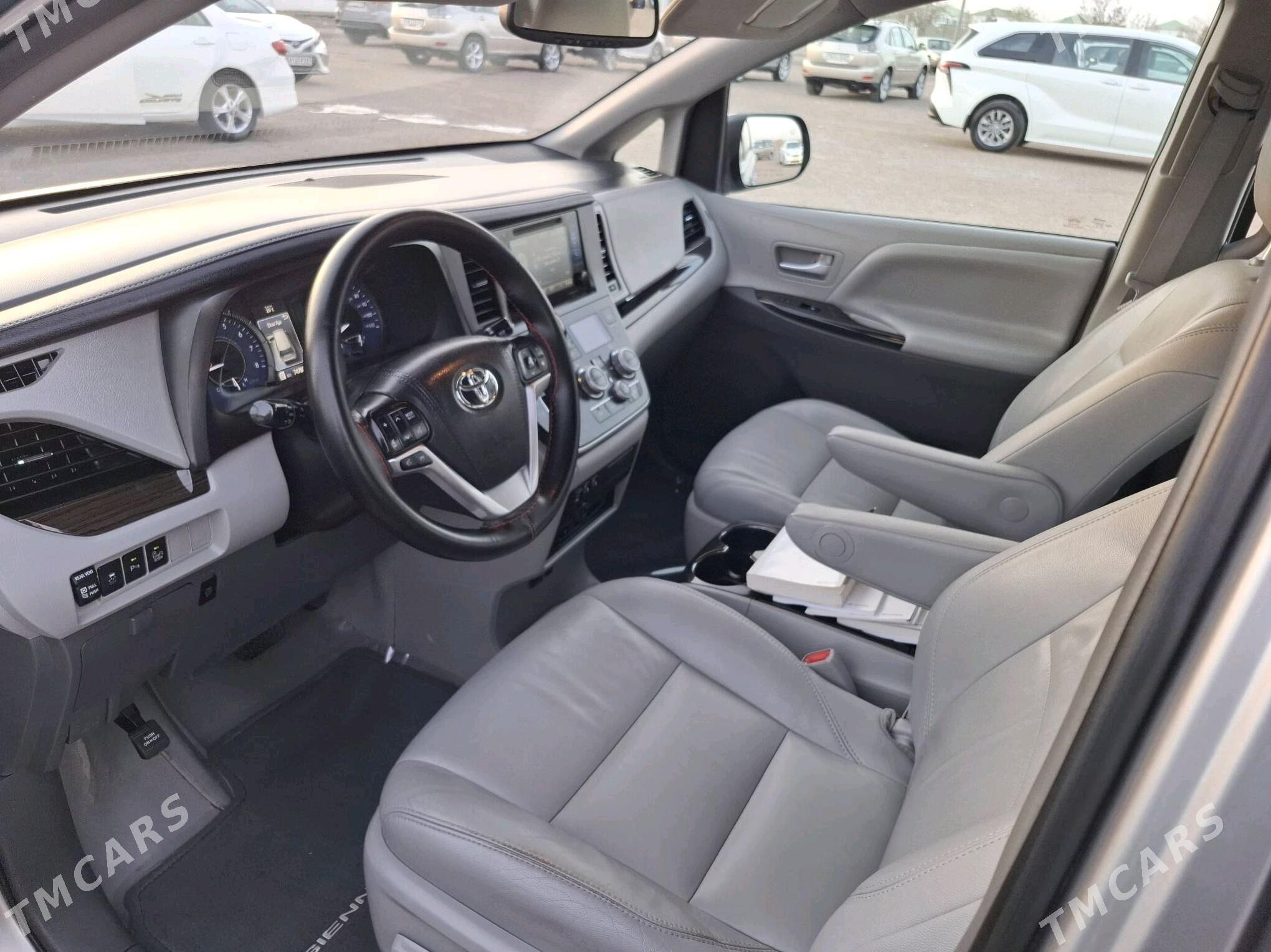 Toyota Sienna 2017 - 400 000 TMT - Дашогуз - img 2