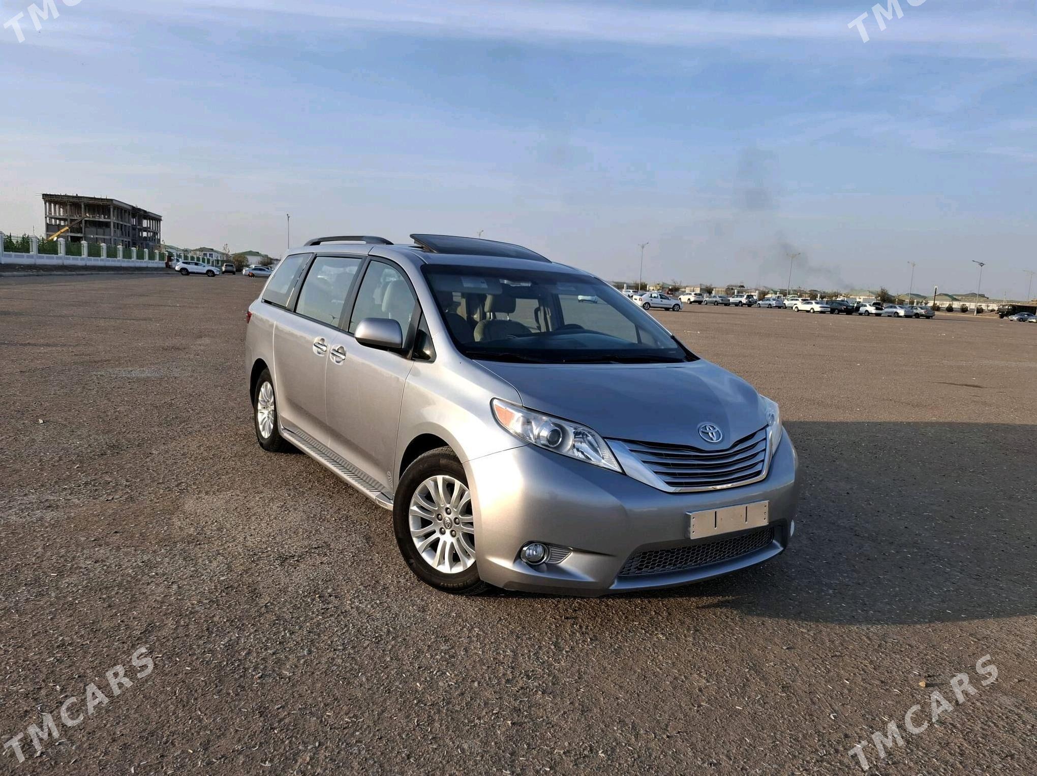 Toyota Sienna 2017 - 400 000 TMT - Дашогуз - img 1