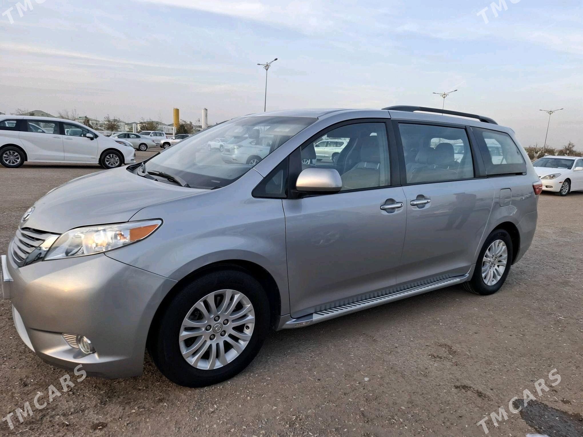 Toyota Sienna 2017 - 400 000 TMT - Дашогуз - img 4