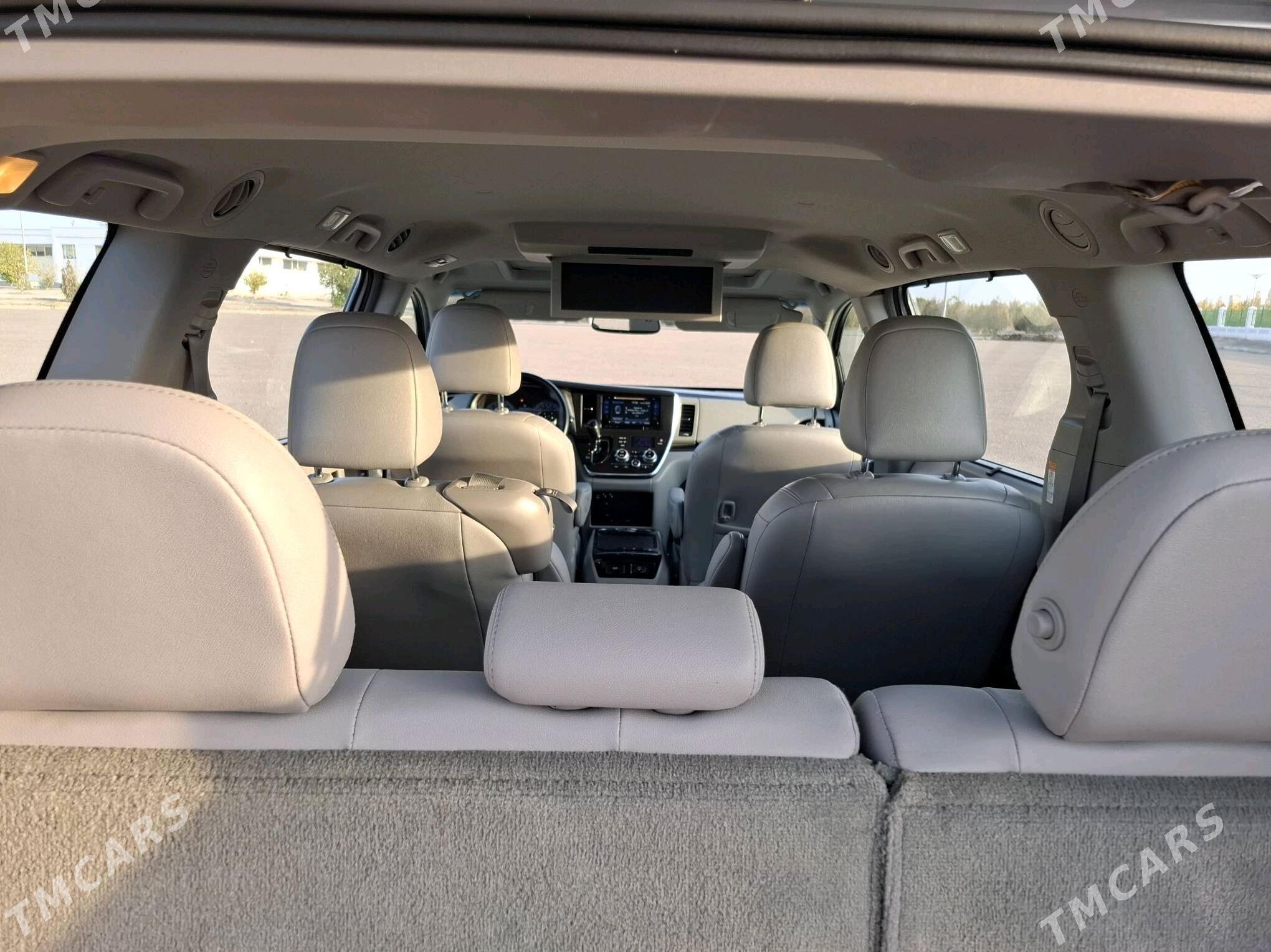 Toyota Sienna 2017 - 400 000 TMT - Дашогуз - img 5