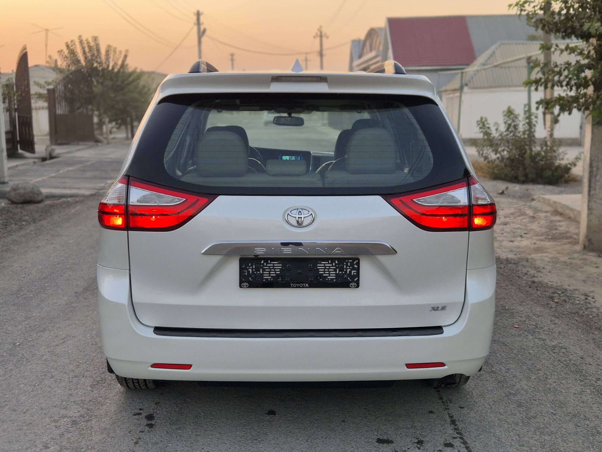 Toyota Sienna 2016 - 384 000 TMT - Büzmeýin - img 5