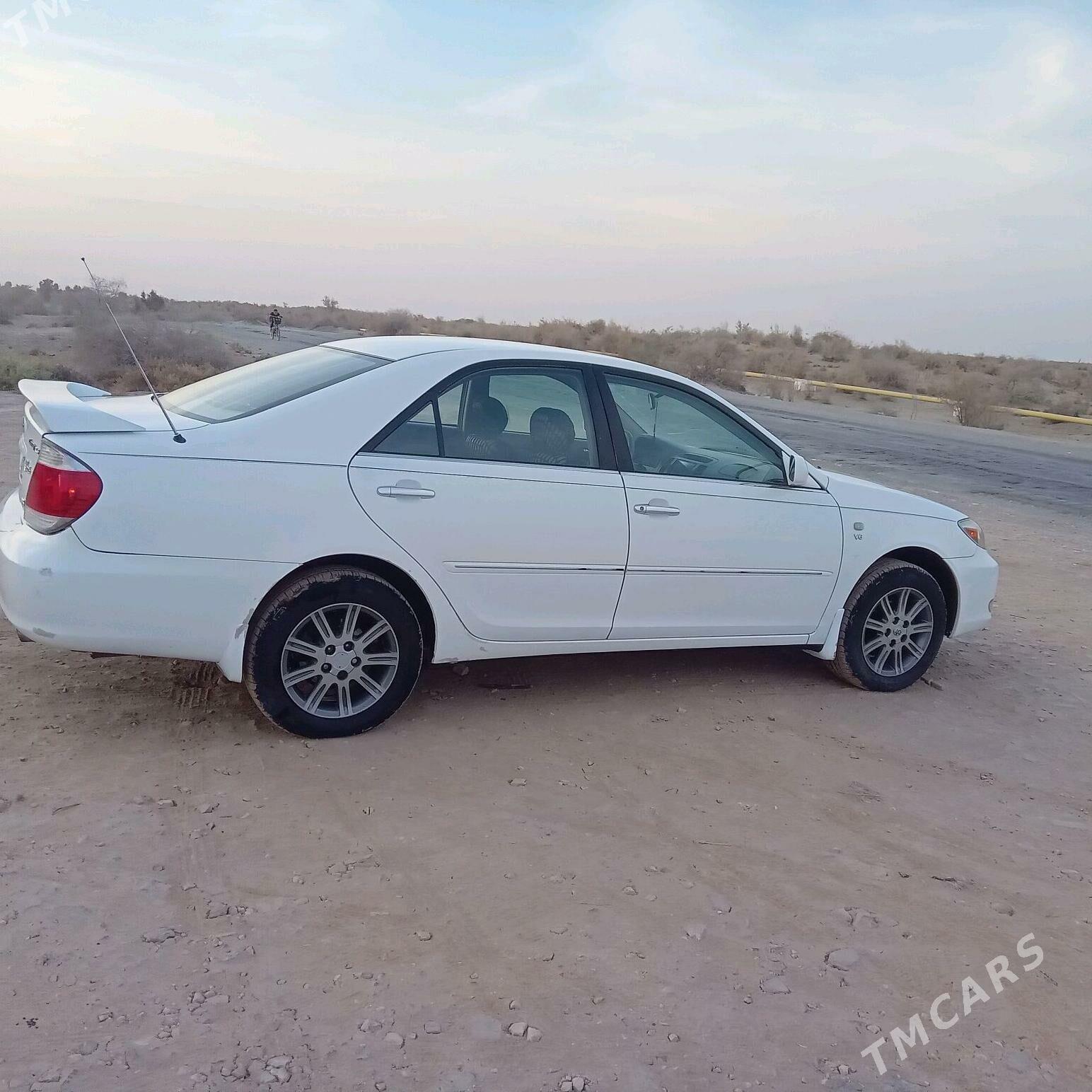 Toyota Camry 2004 - 132 000 TMT - Халач - img 1