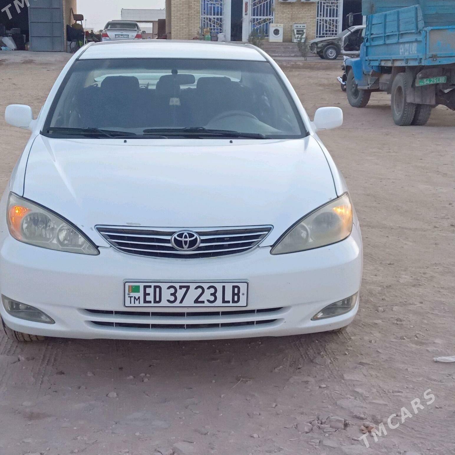 Toyota Camry 2004 - 132 000 TMT - Халач - img 2
