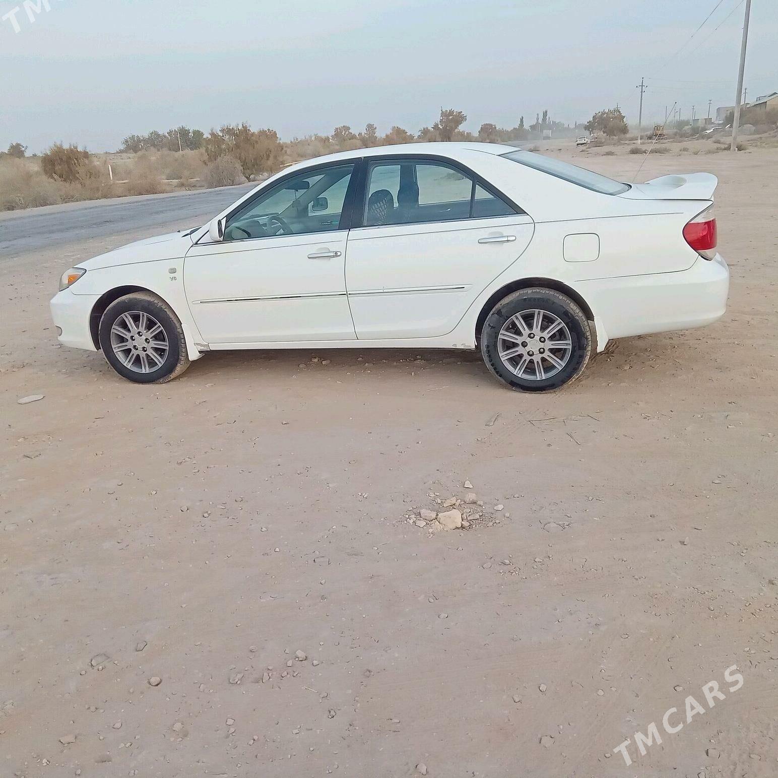 Toyota Camry 2004 - 132 000 TMT - Халач - img 4