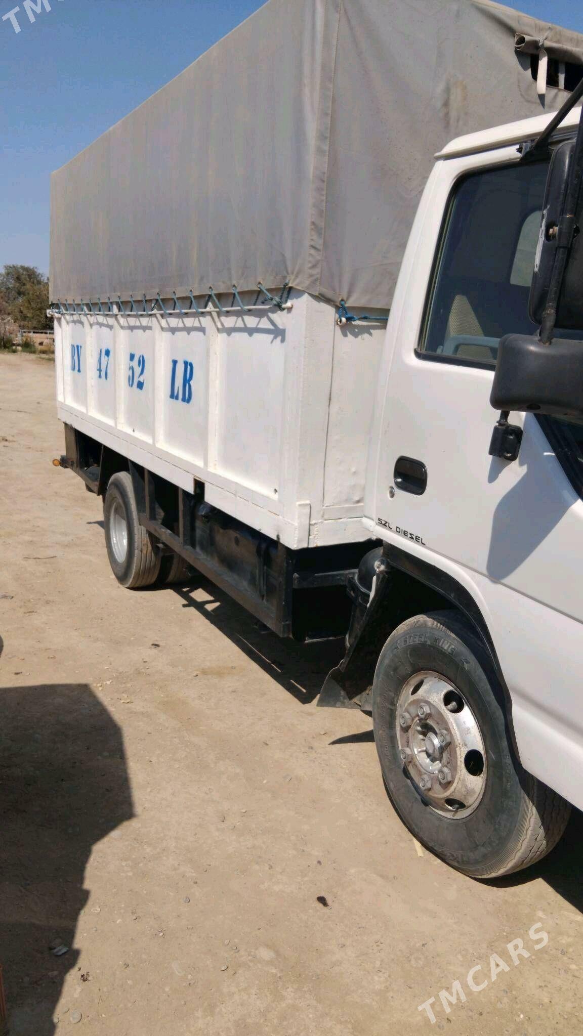 Isuzu Forward 2005 - 300 000 TMT - Керки - img 2