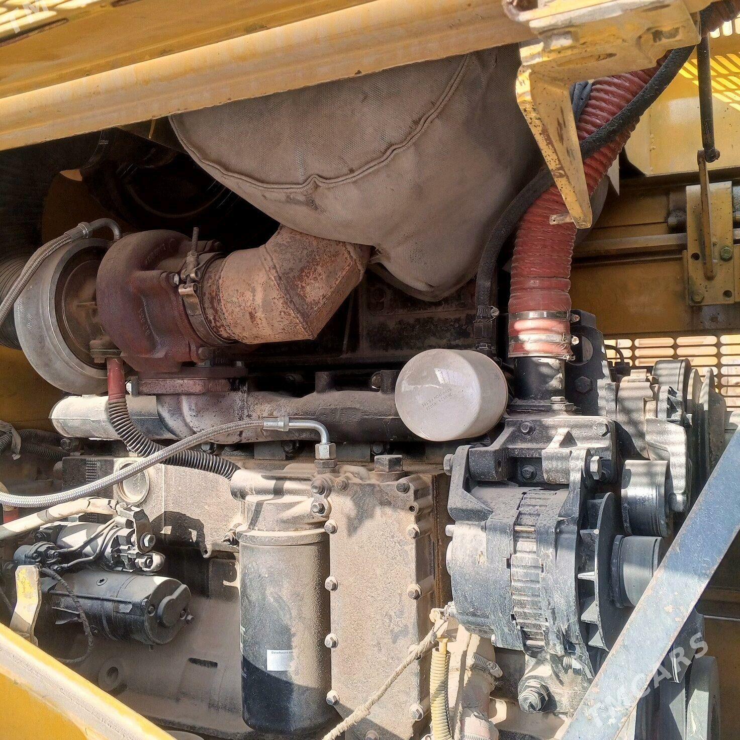 Komatsu WA420-3 2006 - 700 000 TMT - Ашхабад - img 5