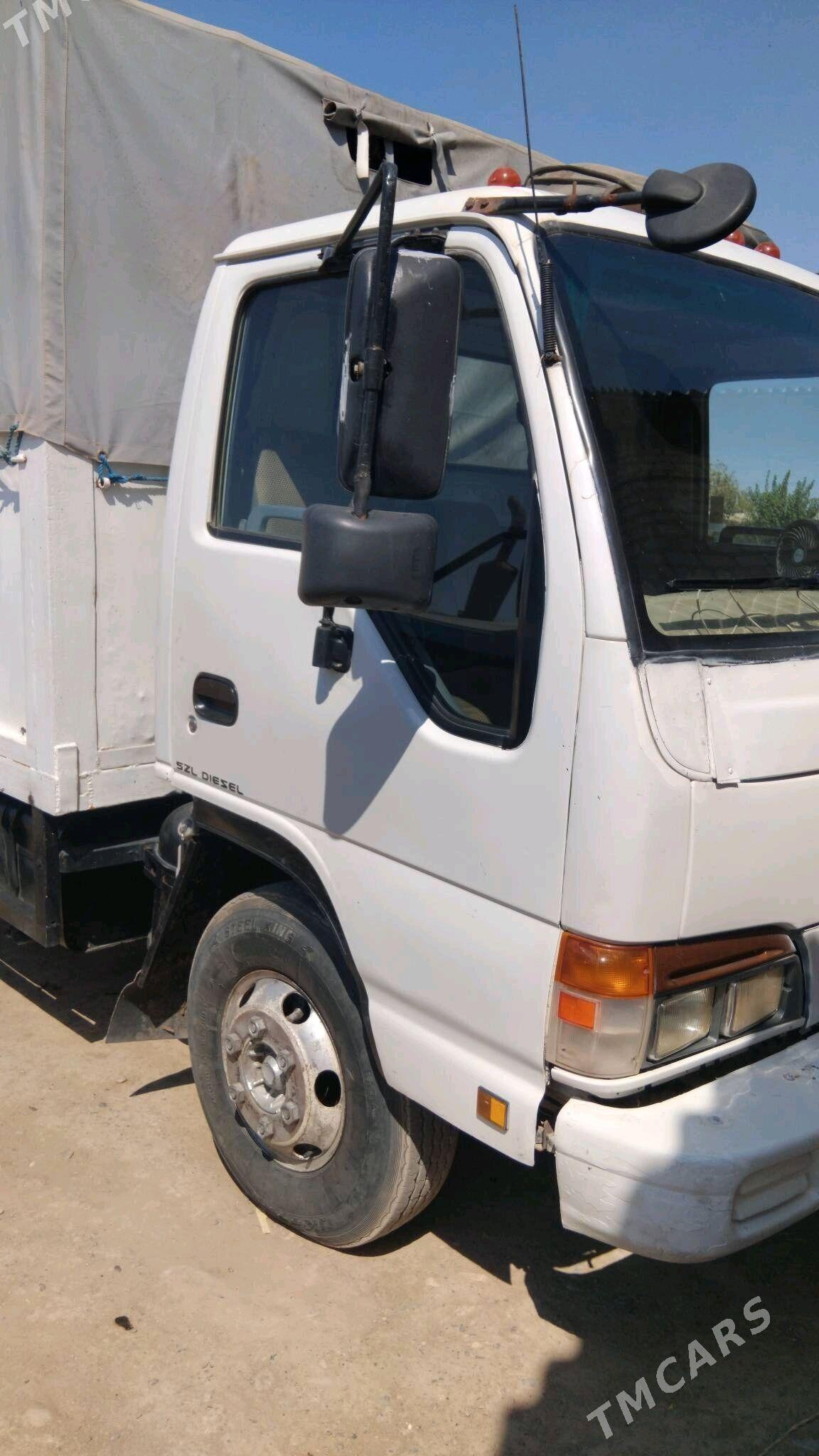 Isuzu Forward 2005 - 300 000 TMT - Керки - img 5