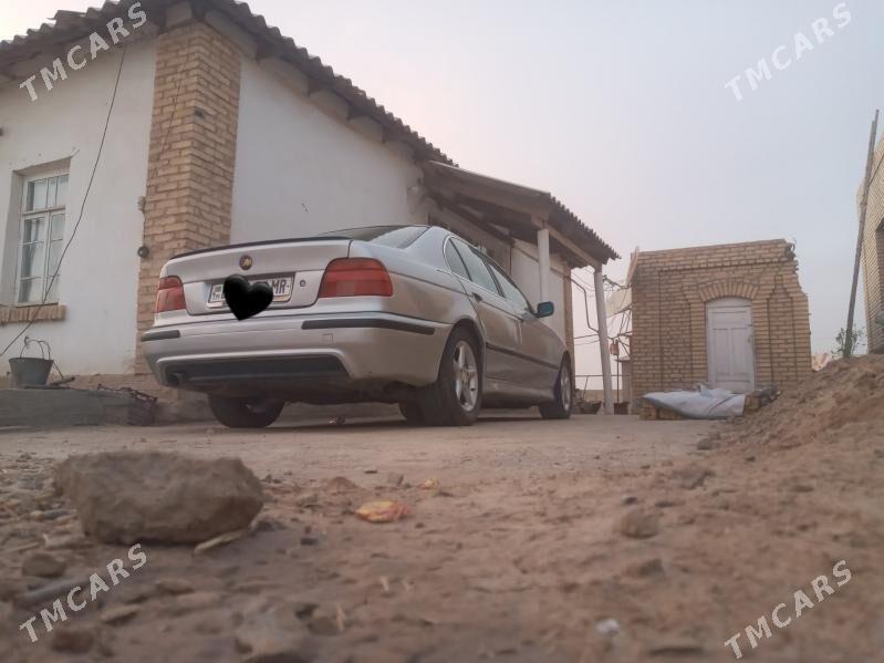 BMW E39 2002 - 60 000 TMT - Mary - img 3
