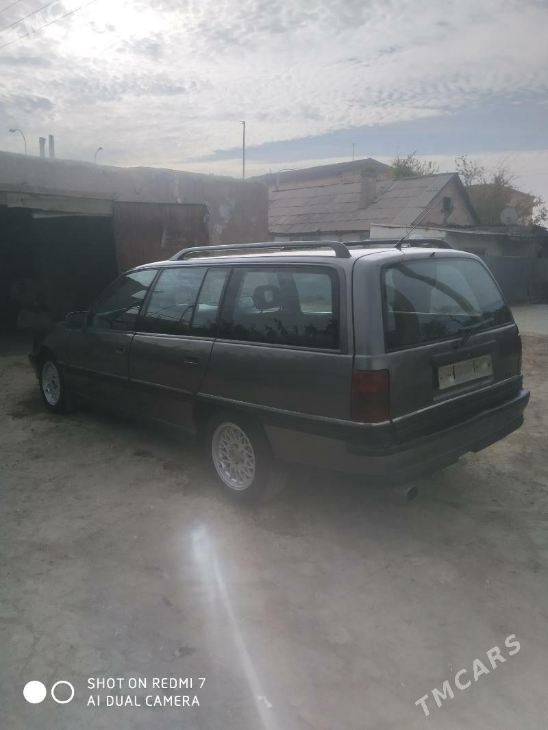 Opel Omega 1990 - 28 000 TMT - Daşoguz - img 4