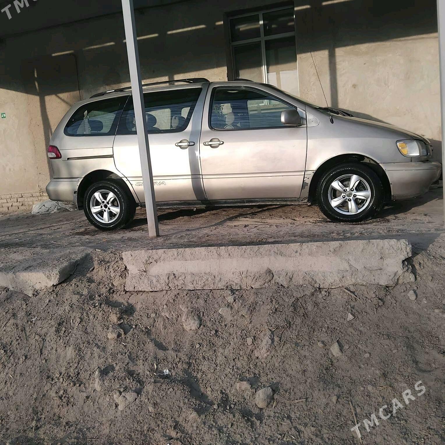 Toyota Sienna 2000 - 170 000 TMT - Гурбансолтан Едже - img 3