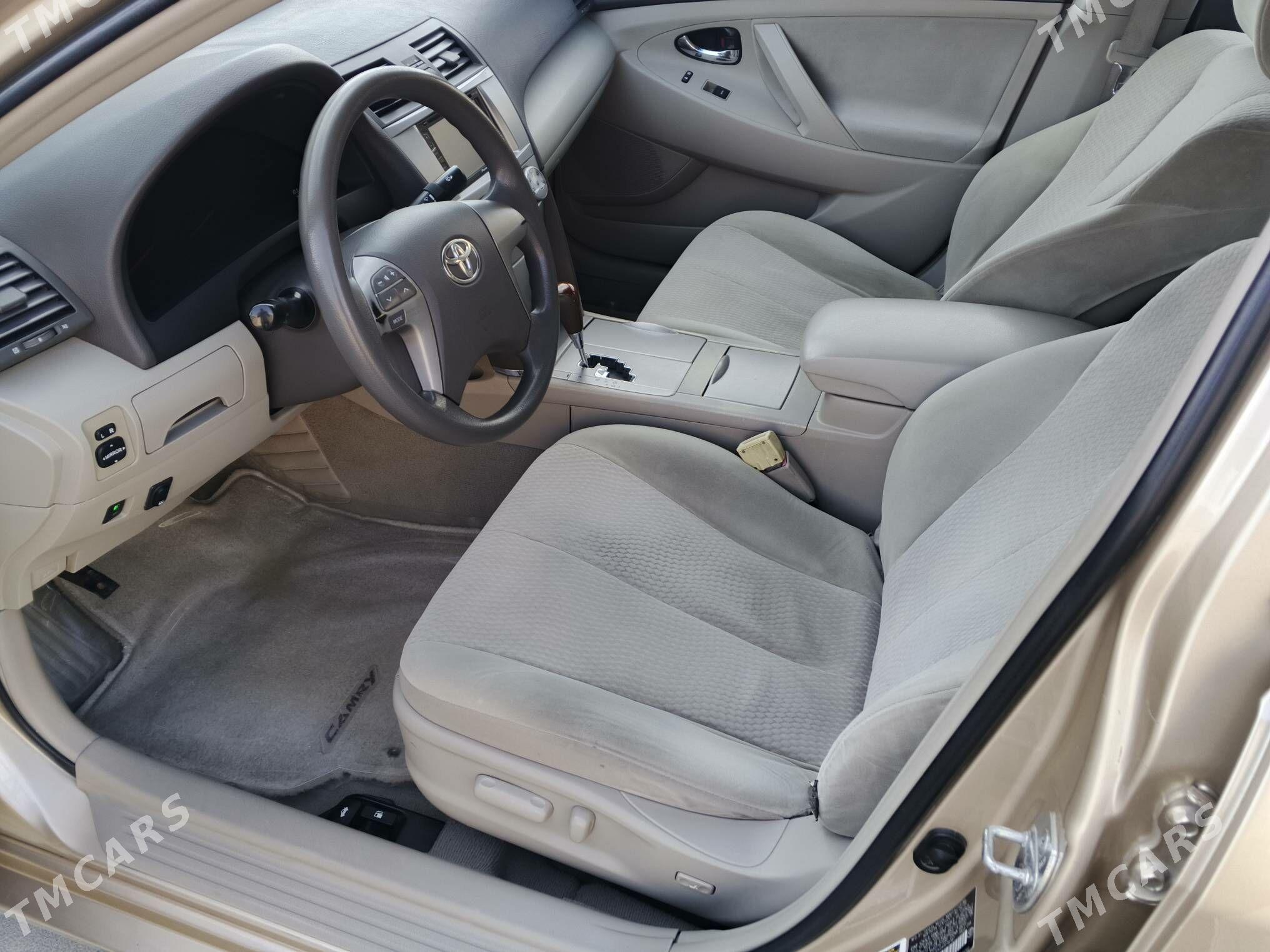Toyota Camry 2010 - 220 000 TMT - Гумдаг - img 2