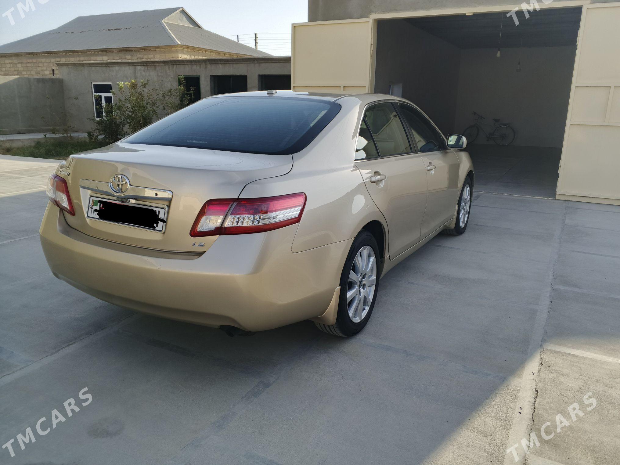 Toyota Camry 2010 - 220 000 TMT - Гумдаг - img 4