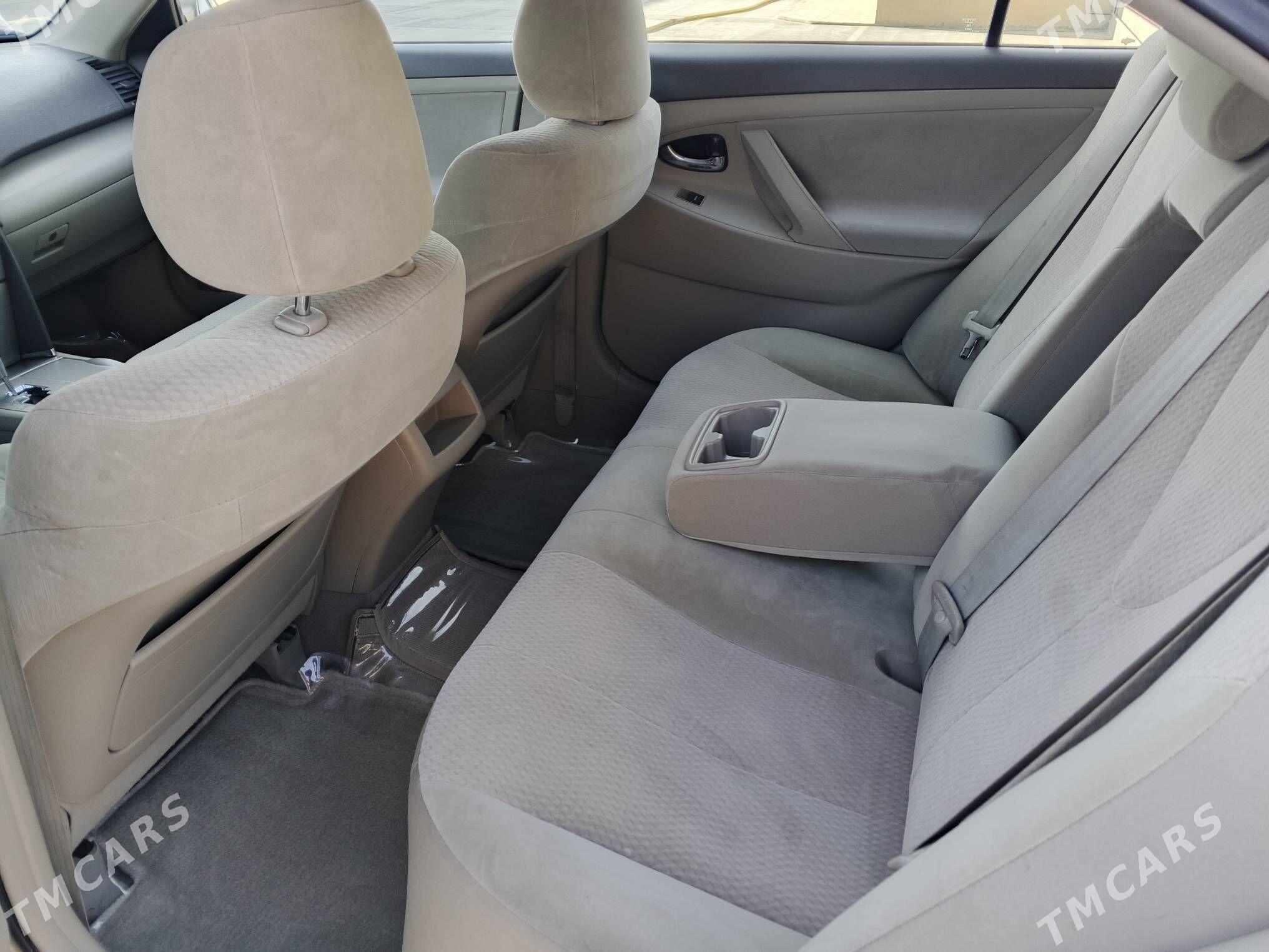Toyota Camry 2010 - 220 000 TMT - Гумдаг - img 3