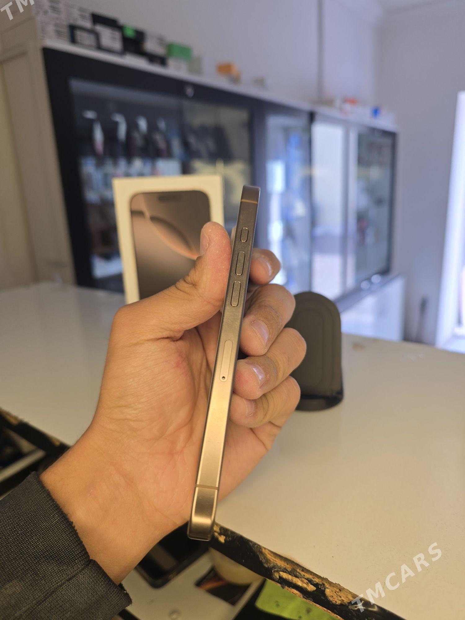 iphone 16 pro - Mary - img 3