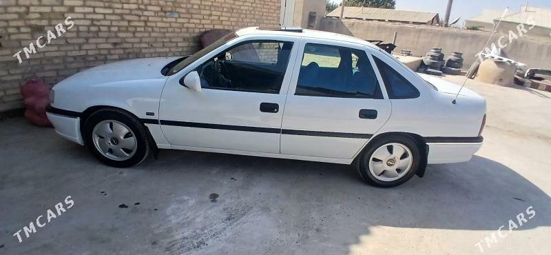 Opel Vectra 1994 - 45 000 TMT - Мары - img 3
