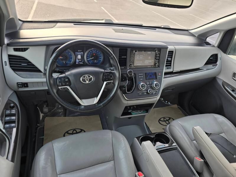 Toyota Sienna 2019 - 460 000 TMT - Aşgabat - img 5