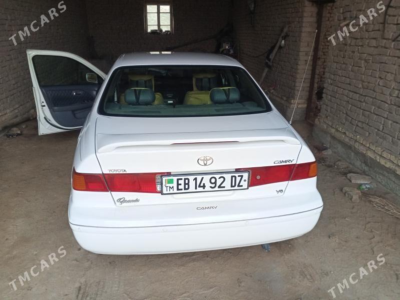Toyota Camry 2001 - 160 000 TMT - Şabat etr. - img 9