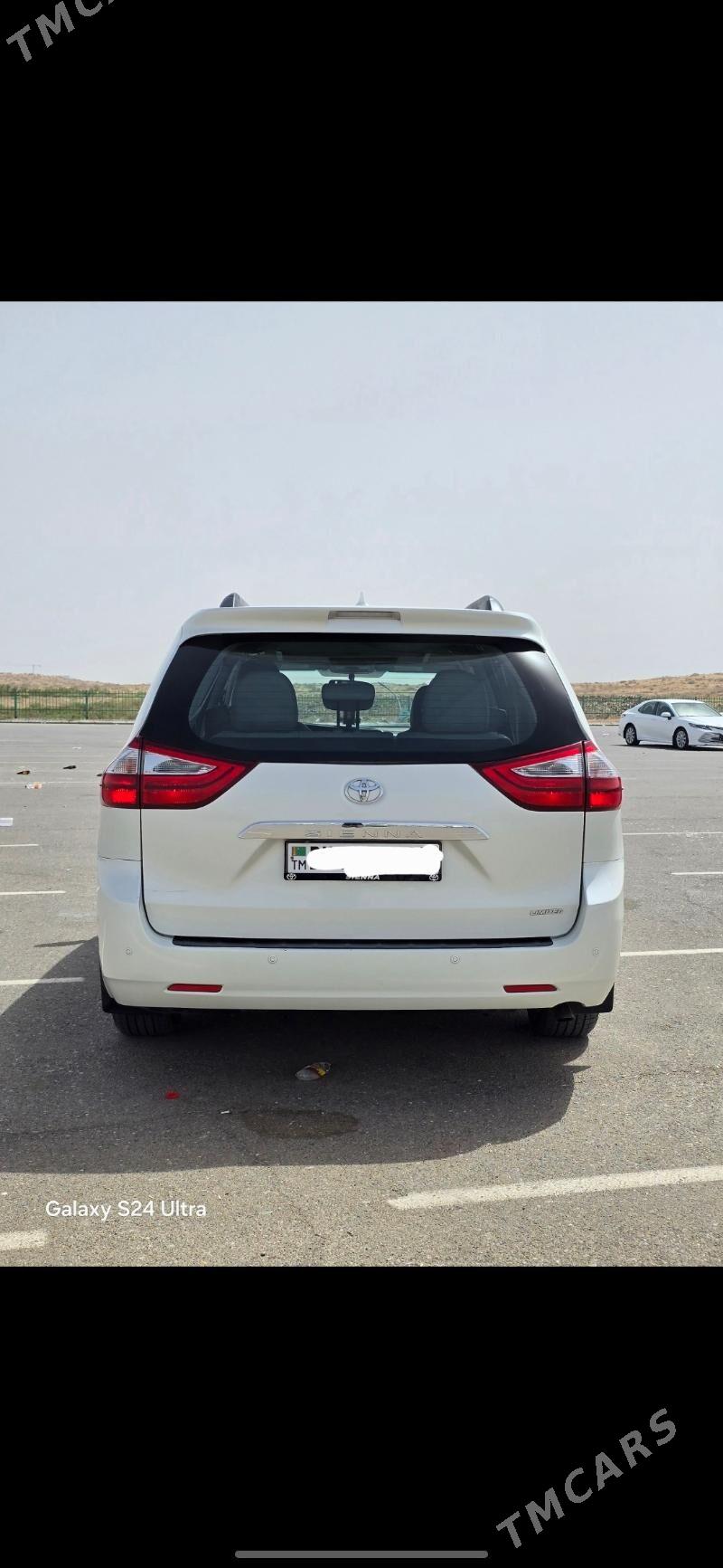 Toyota Sienna 2018 - 520 000 TMT - 10 мкр - img 4