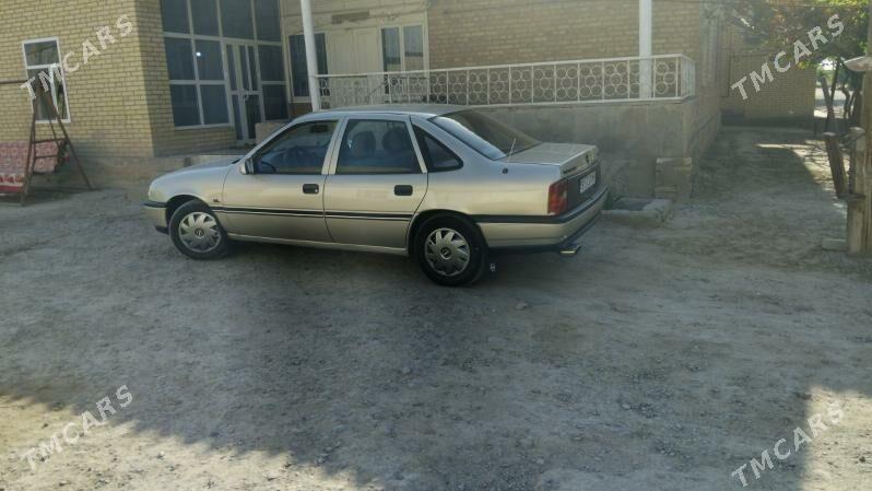 Opel Vectra 1990 - 45 000 TMT - Mary - img 2
