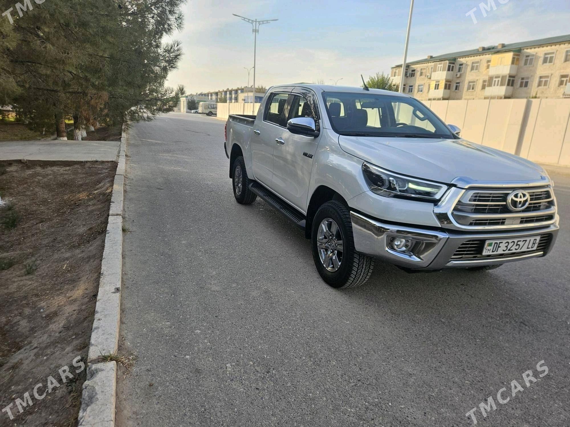 Toyota Hilux 2025 - 638 000 TMT - Türkmenabat - img 4