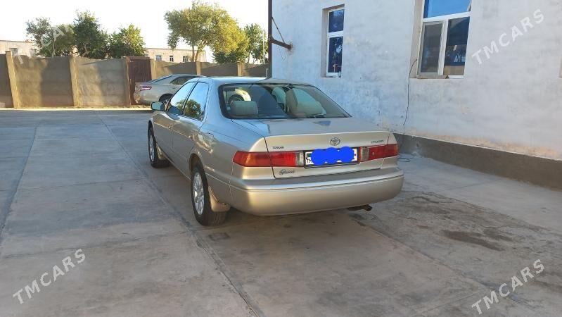 Toyota Camry 2000 - 150 000 TMT - Дашогуз - img 3