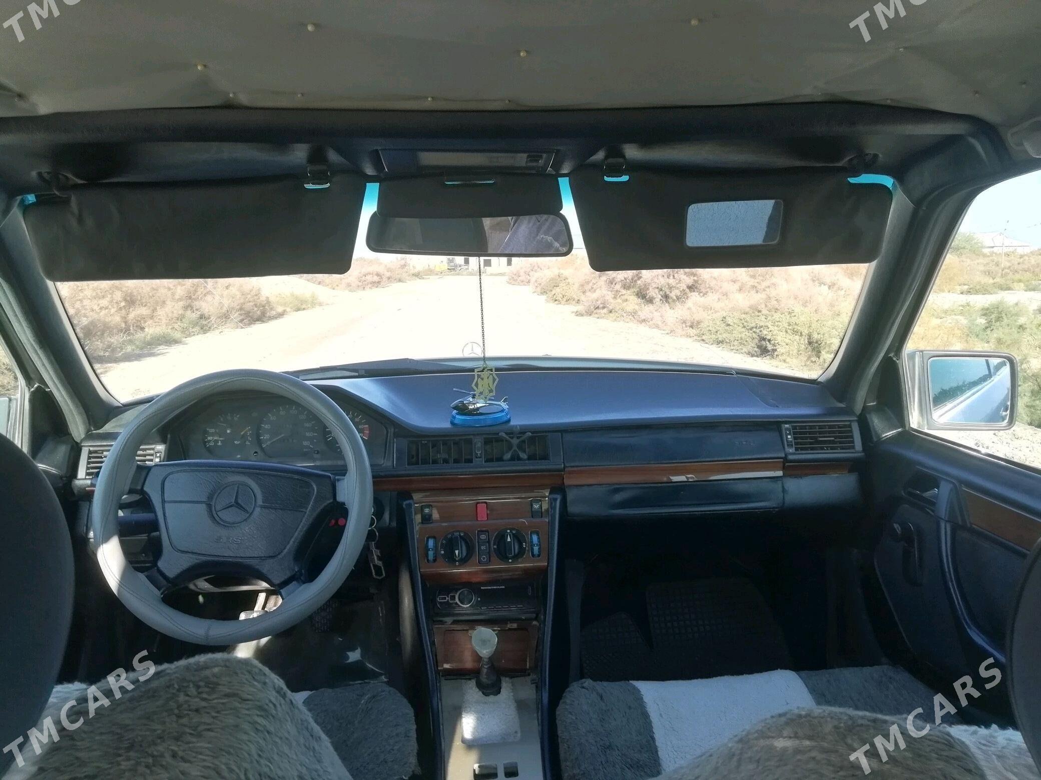 Mercedes-Benz 230E 1994 - 25 000 TMT - Кёнеургенч - img 5