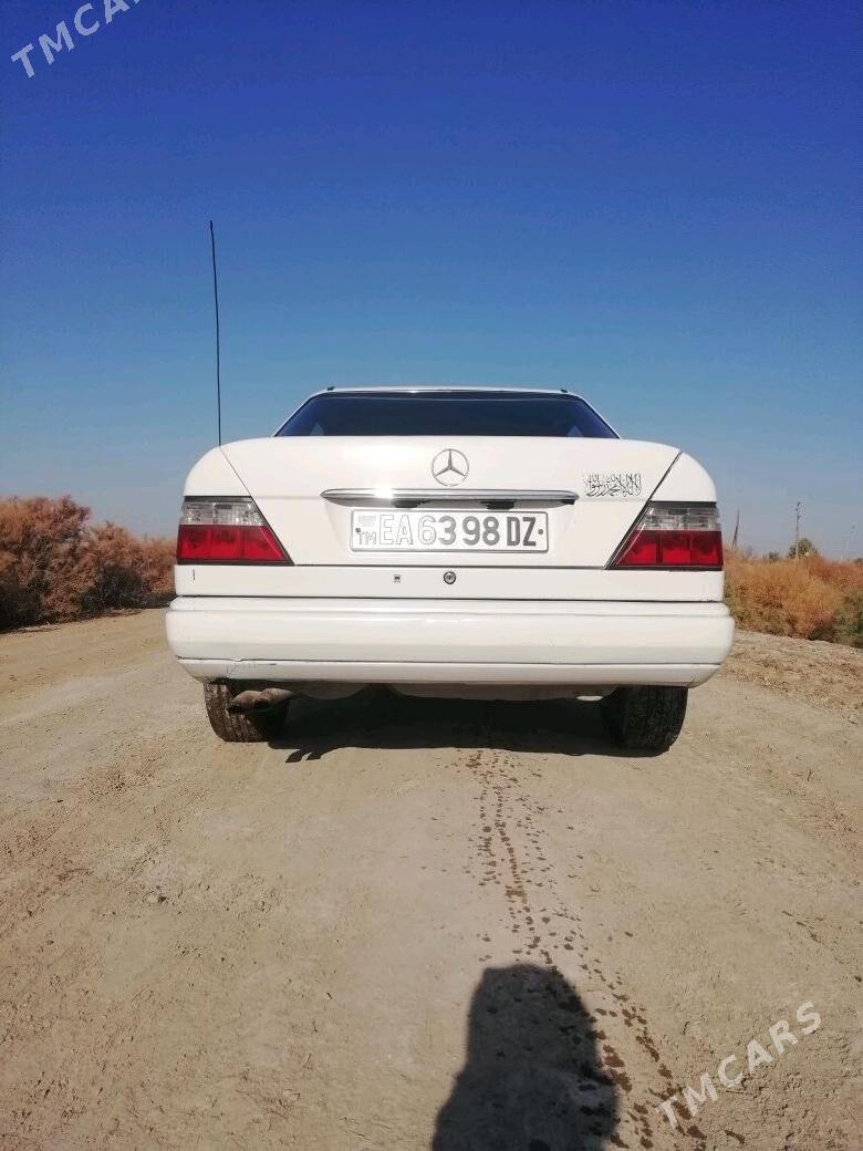 Mercedes-Benz 230E 1994 - 25 000 TMT - Кёнеургенч - img 7