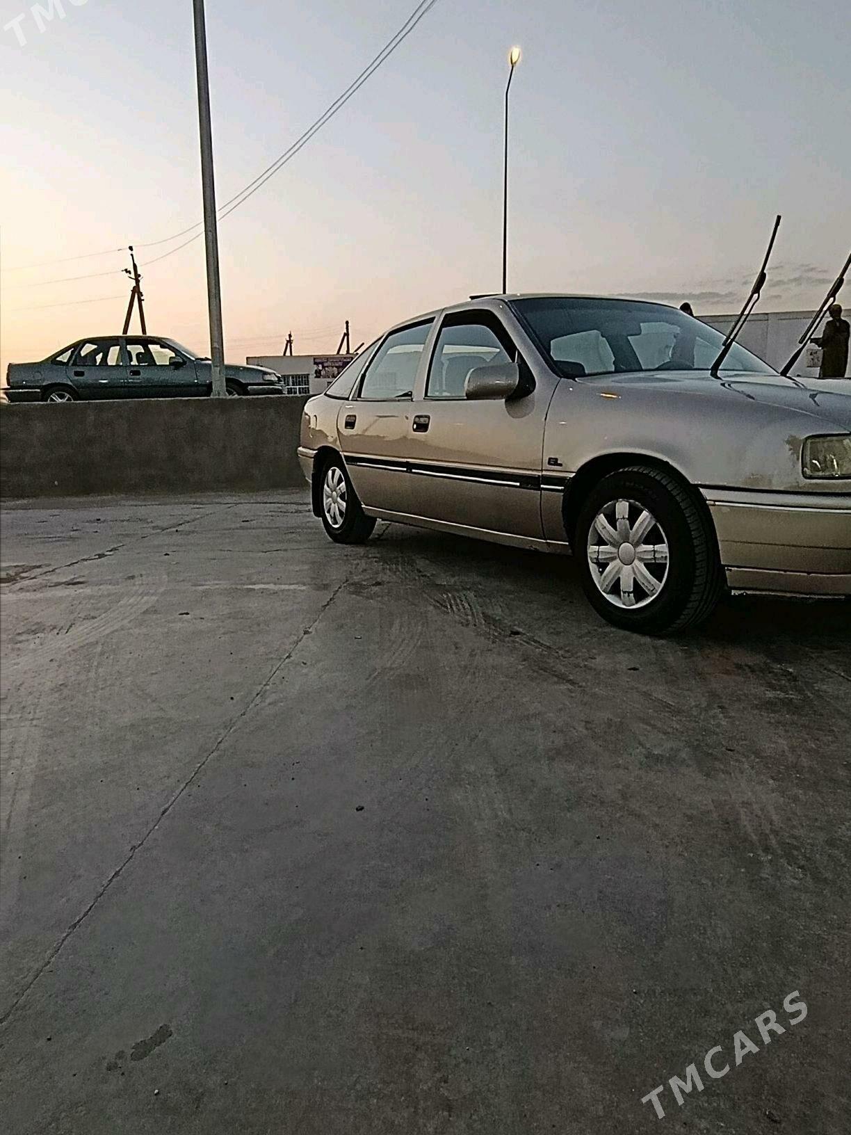 Opel Vectra 1992 - 25 000 TMT - Мары - img 1