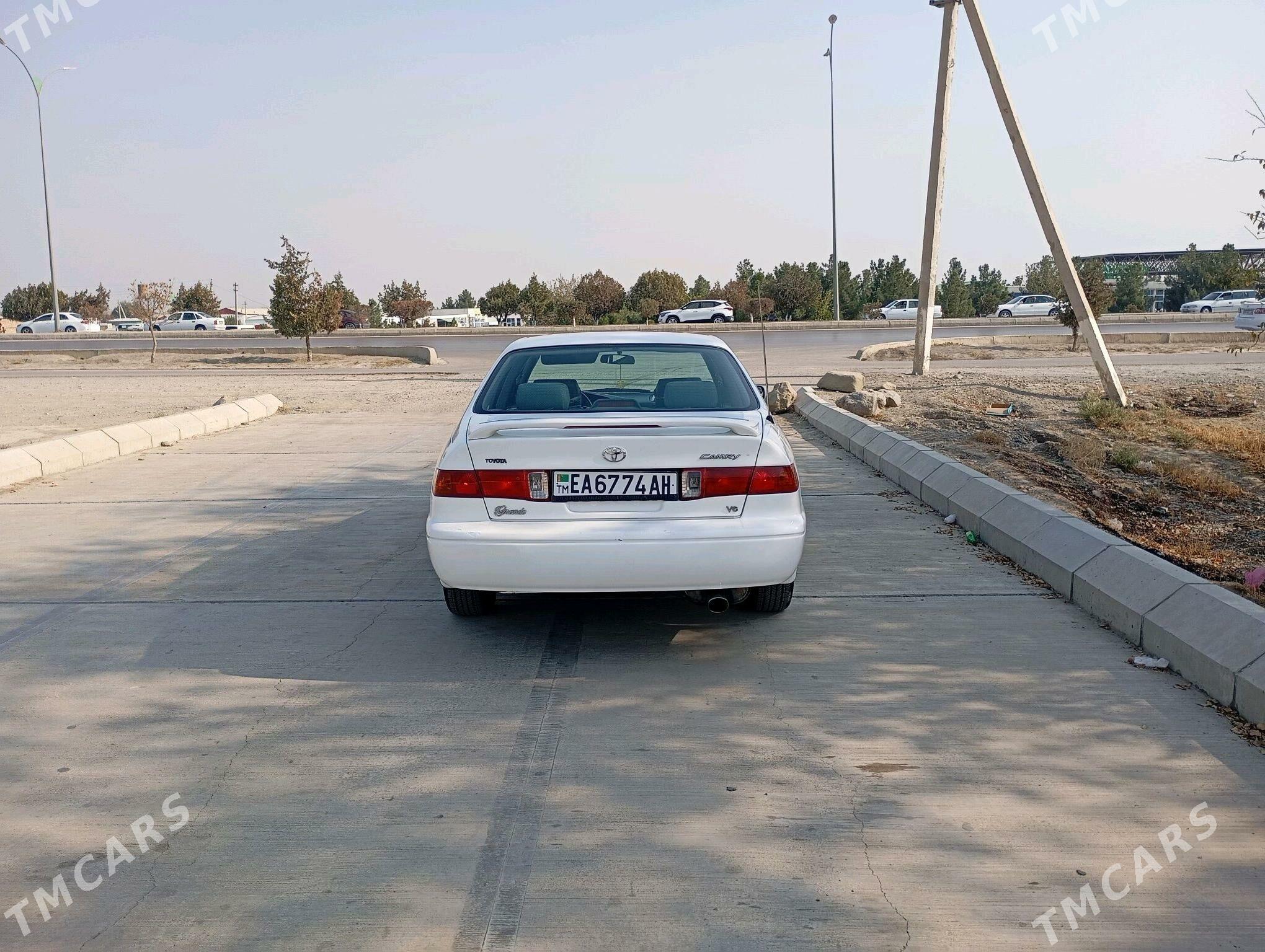 Toyota Camry 2000 - 145 000 TMT - Бахарден - img 2
