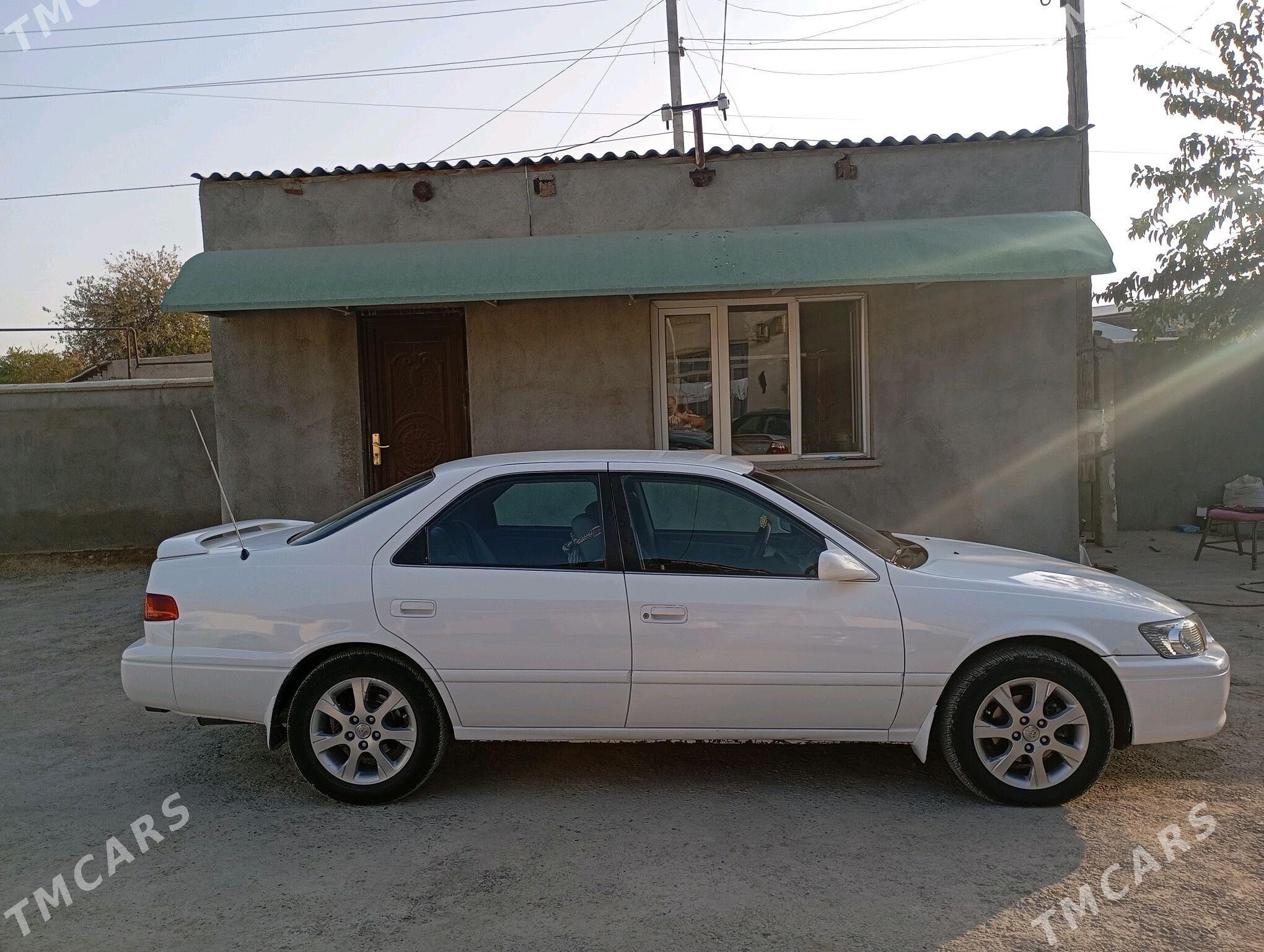 Toyota Camry 2000 - 145 000 TMT - Бахарден - img 1
