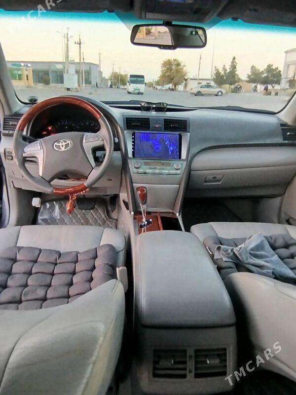 Toyota Camry 2010 - 200 000 TMT - Гызыларбат - img 10