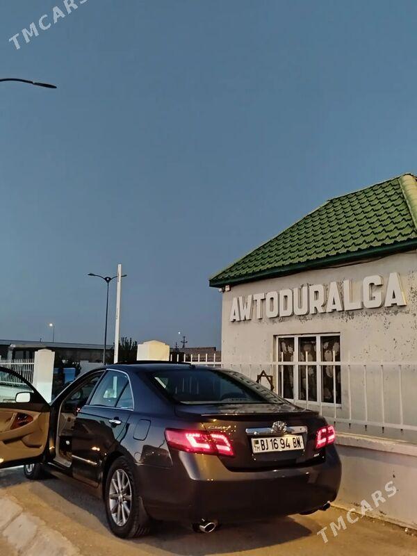 Toyota Camry 2010 - 200 000 TMT - Гызыларбат - img 3