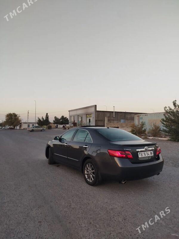 Toyota Camry 2010 - 200 000 TMT - Гызыларбат - img 8