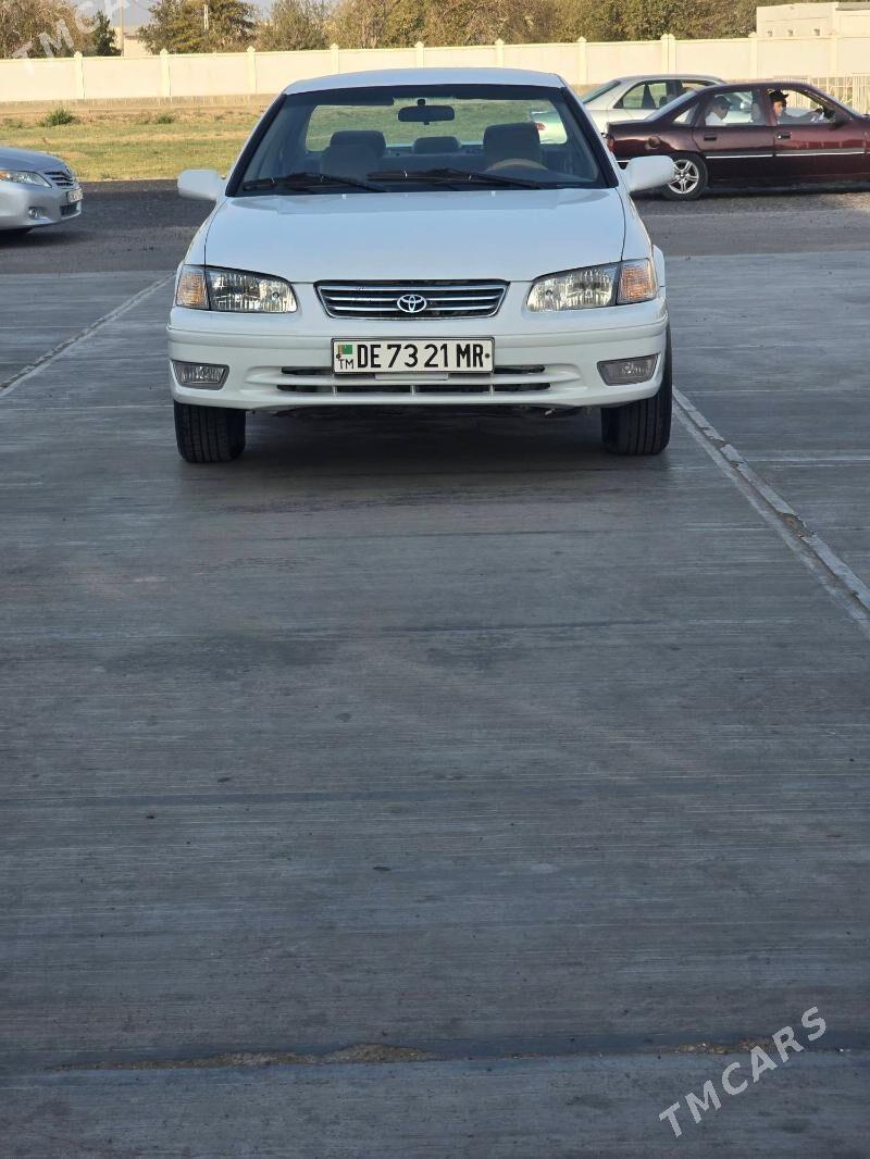 Toyota Camry 2000 - 140 000 TMT - Мары - img 1