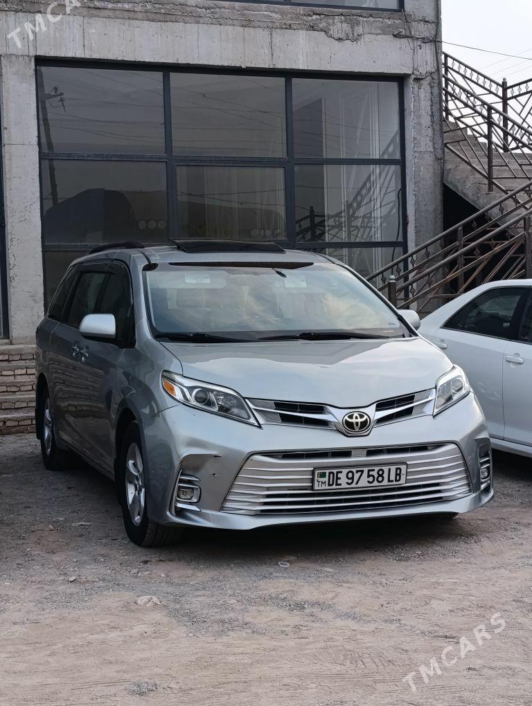 Toyota Sienna 2017 - 370 000 TMT - Керки - img 1