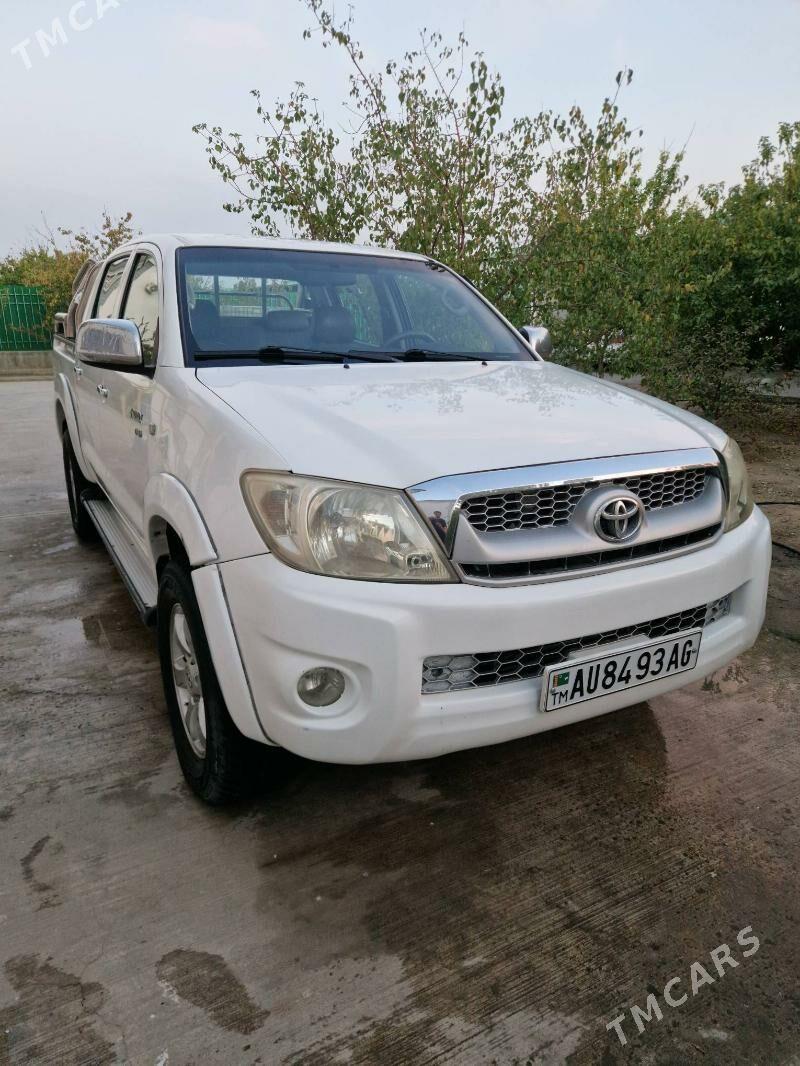 Toyota Hilux 2008 - 250 000 TMT - Täze zaman - img 1