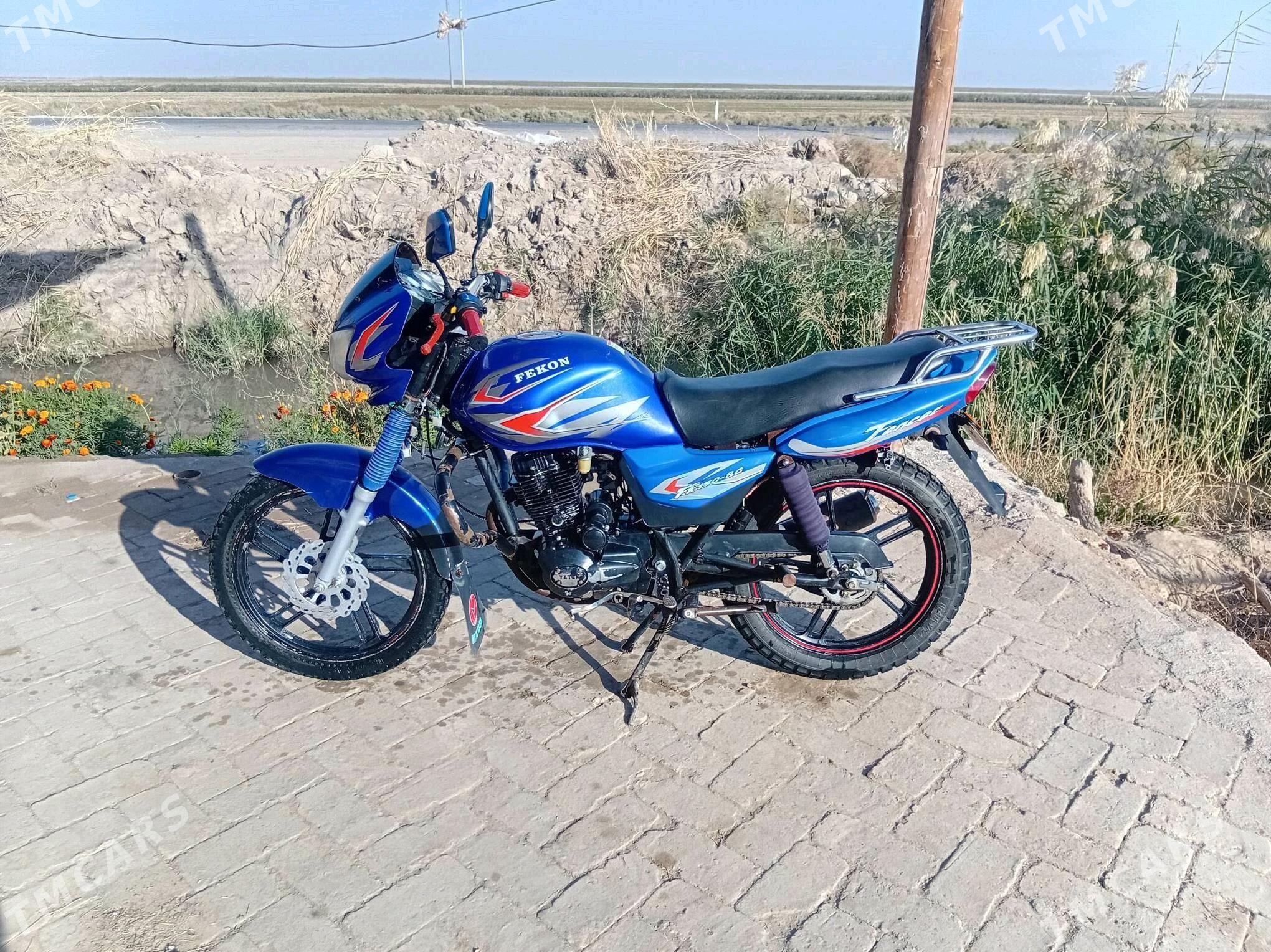 Fekon FK150-8G 2015 - 15 000 TMT - Достлук - img 4