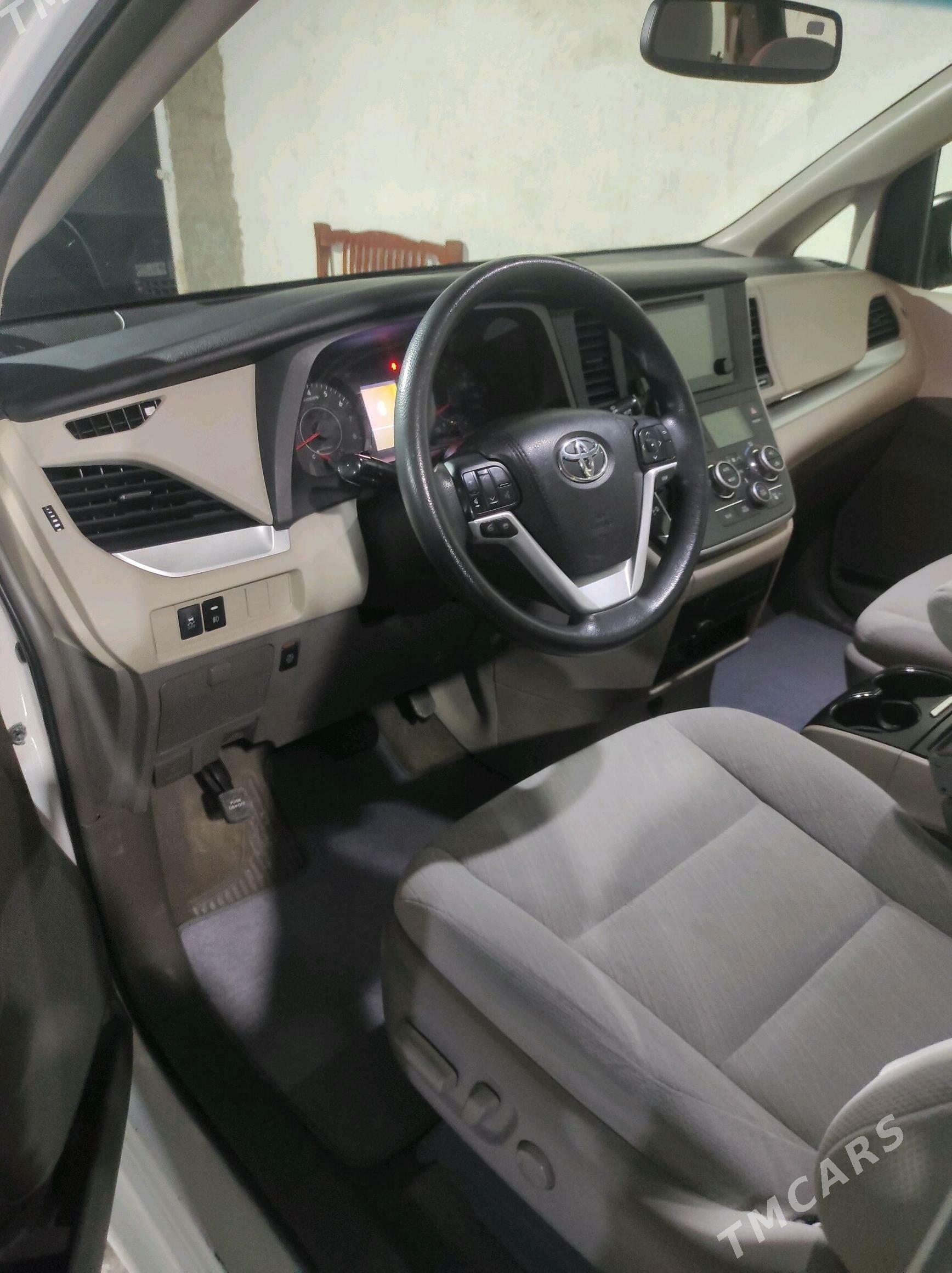 Toyota Sienna 2019 - 395 000 TMT - Векильбазар - img 3
