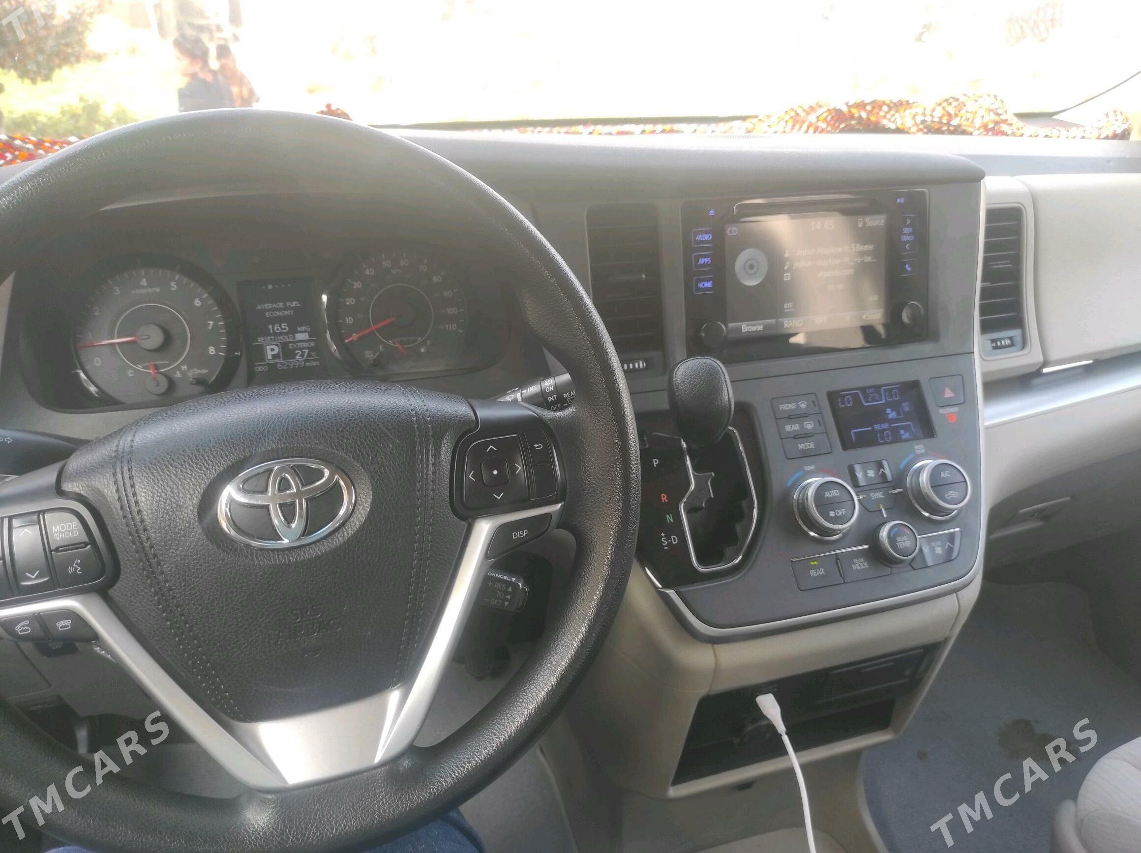 Toyota Sienna 2019 - 395 000 TMT - Векильбазар - img 4