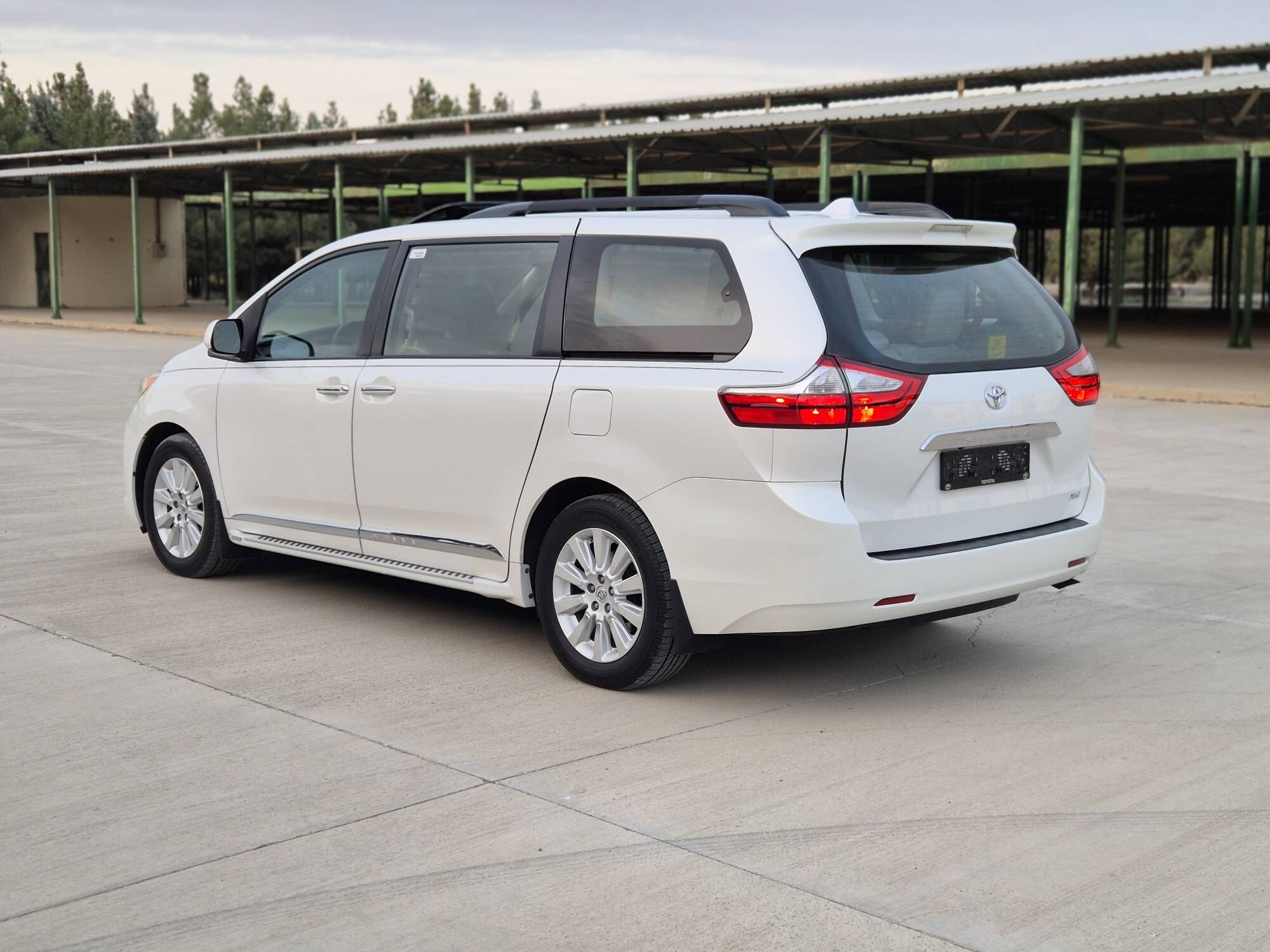 Toyota Sienna 2016 - 385 000 TMT - Гёкдепе - img 7
