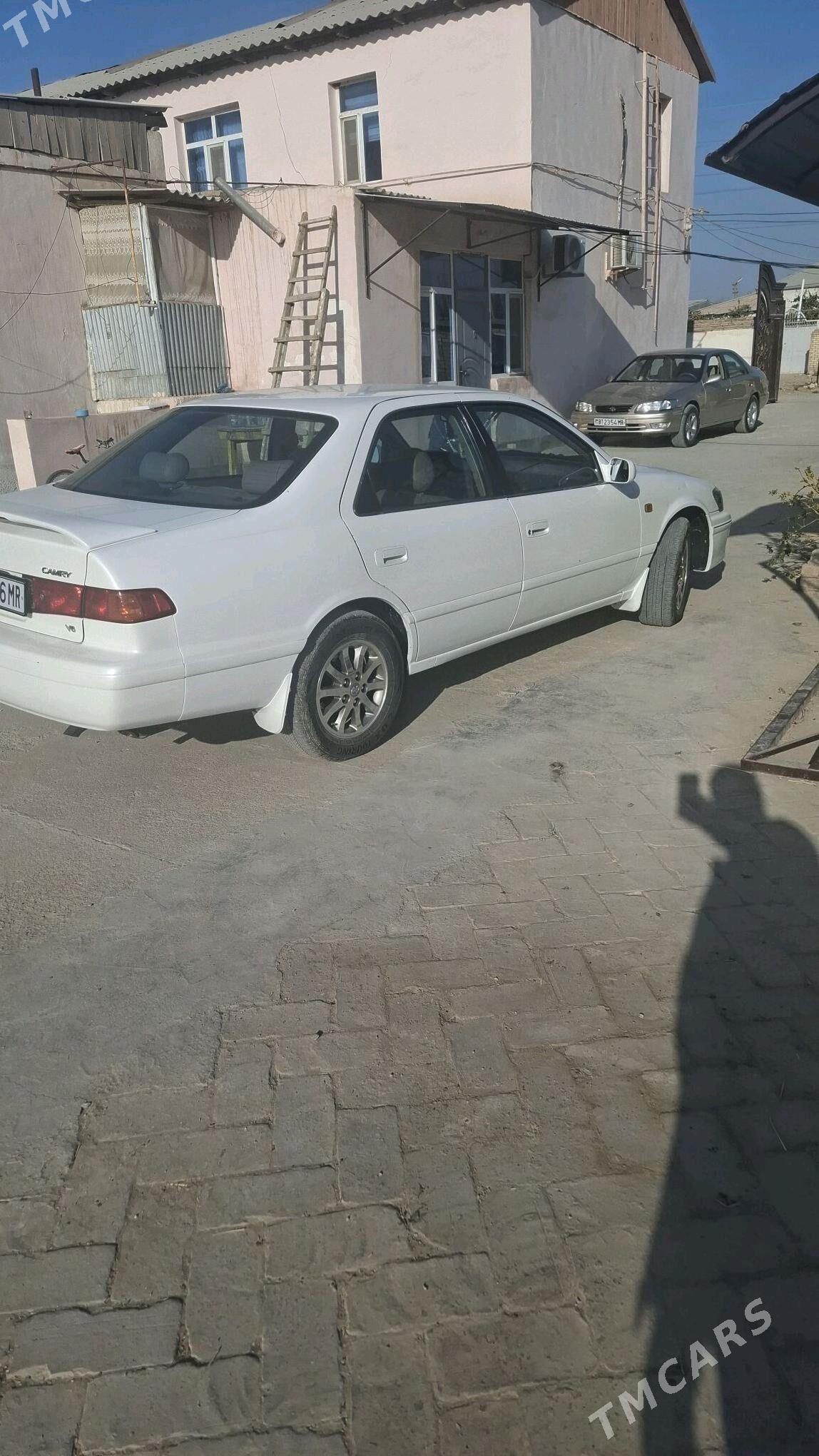 Toyota Camry 2001 - 175 000 TMT - Байрамали - img 2