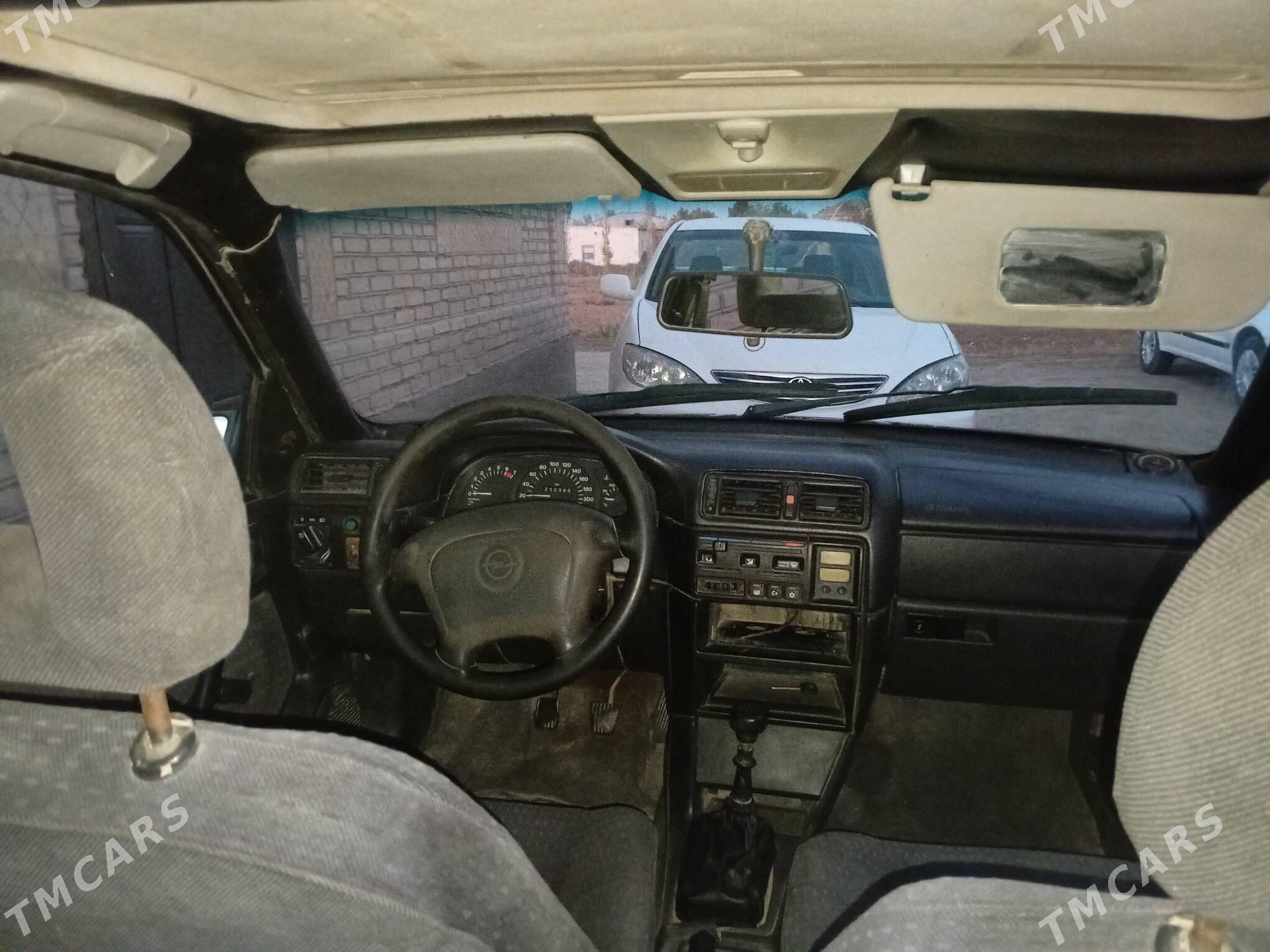Opel Vectra 1994 - 34 000 TMT - Gubadag - img 10