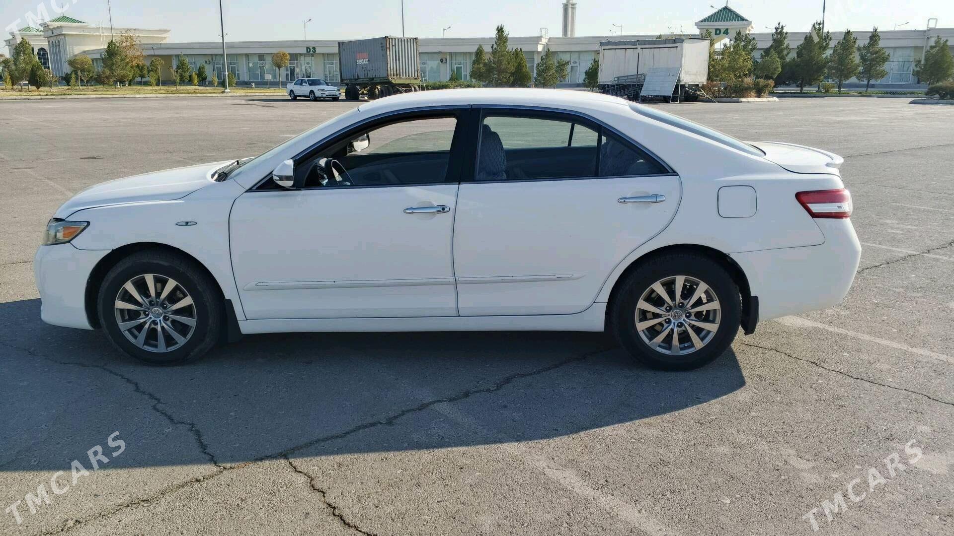 Toyota Camry 2010 - 170 000 TMT - Фарап - img 3