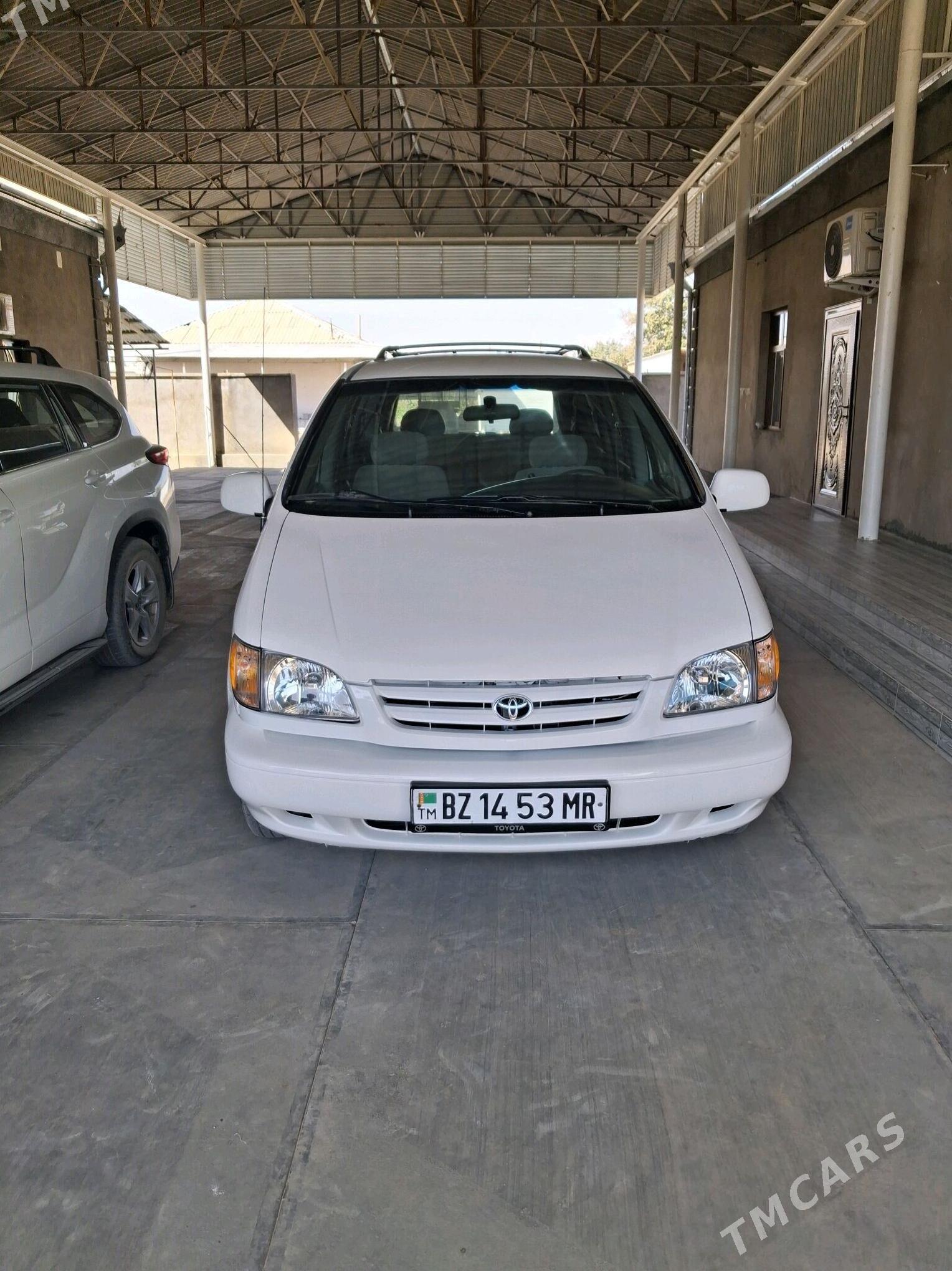 Toyota Sienna 2002 - 165 000 TMT - Тагтабазар - img 2