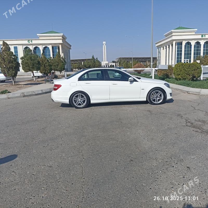 Mercedes-Benz C-Class 2012 - 165 000 TMT - Туркменабат - img 4