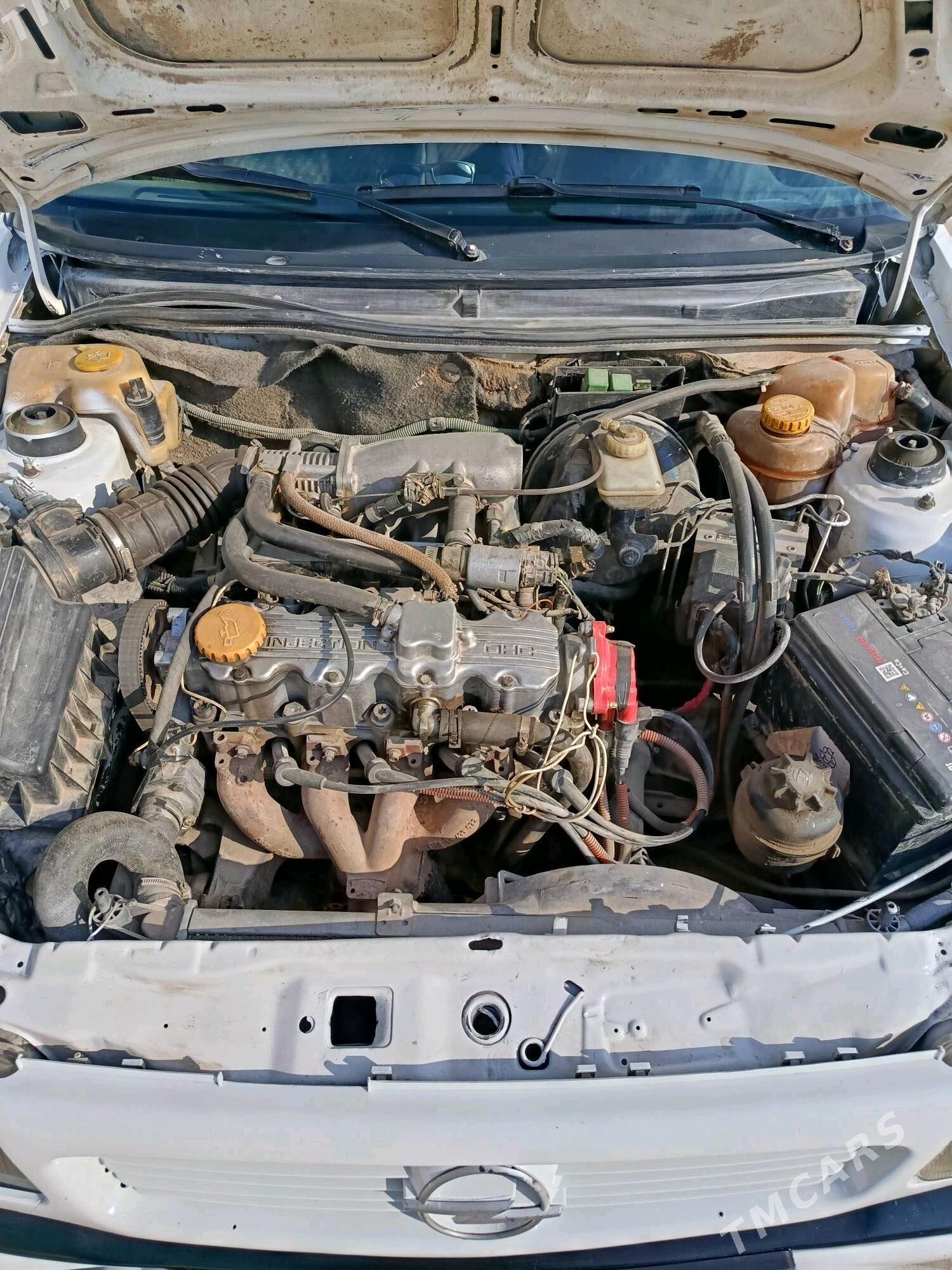 Opel Astra 1995 - 50 000 TMT - Болдумсаз - img 4