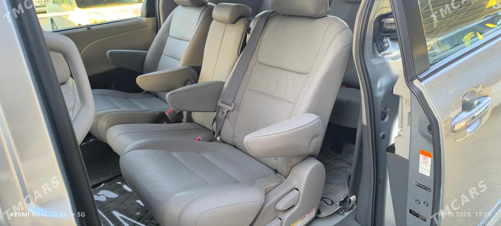 Toyota Sienna 2016 - 367 000 TMT - Гызыларбат - img 6